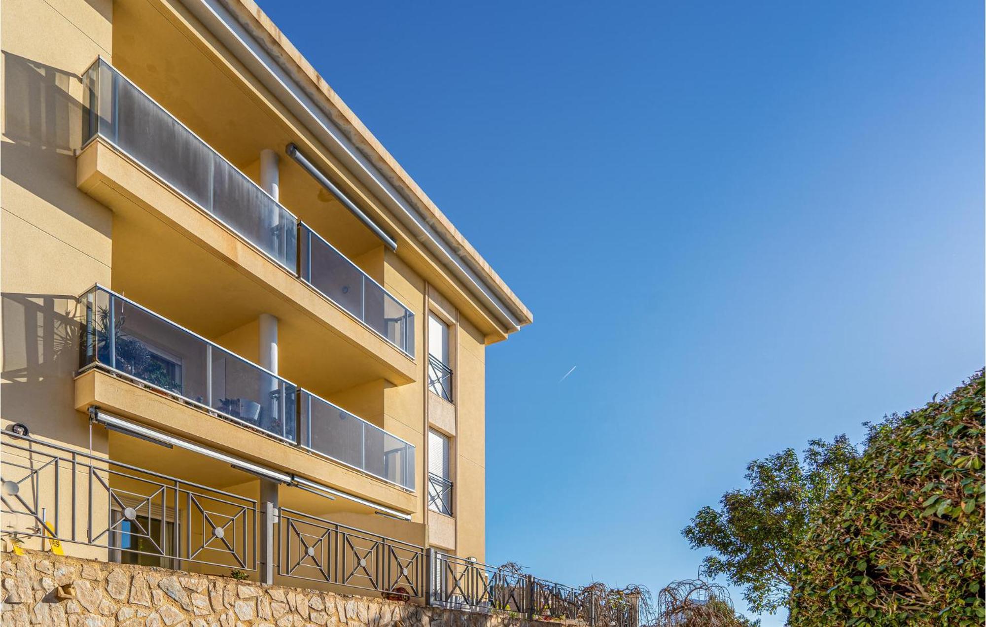 Lovely Apartment In Calpe With Kitchen Exterior photo